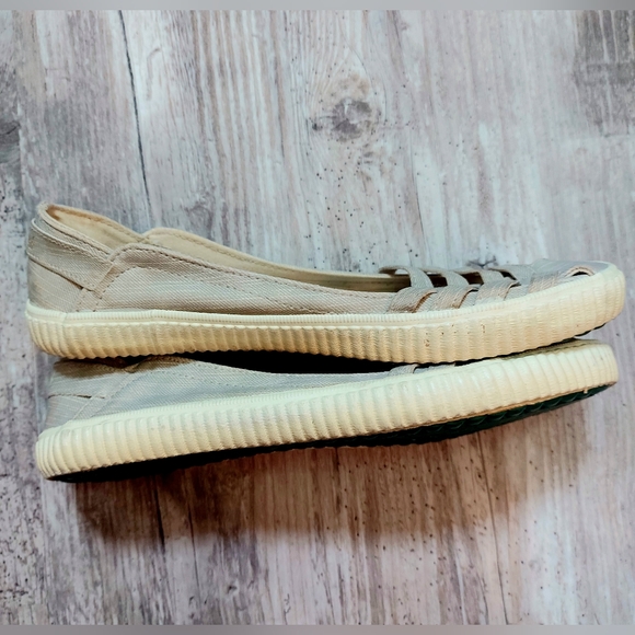 Blowfish light grey canvas flats strappy toe desert floral design women's size 8 - Picture 4 of 8